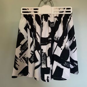 Bold pattern mini skirt